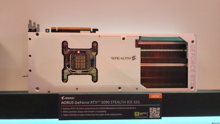 Gigabyte Displays Stealthy AORUS RTX 5090 Stealth ICE GPU1 گیگابایت کارت گرافیک Stealthy AORUS RTX 5090 Stealth ICE را به نمایش گذاشت