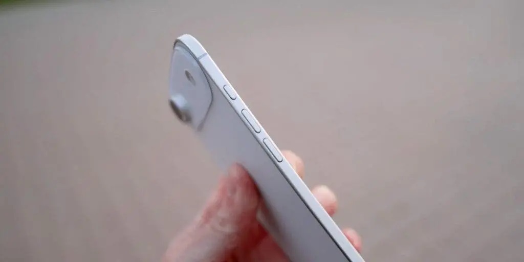 IPHONE 17 AIR TO INCLUDE BATTERY CASE TO OFFSET BATTERY LIFE1 آیفون 17 ایر برای جبران عمر باتری، دارای کیس باتری خواهد بود