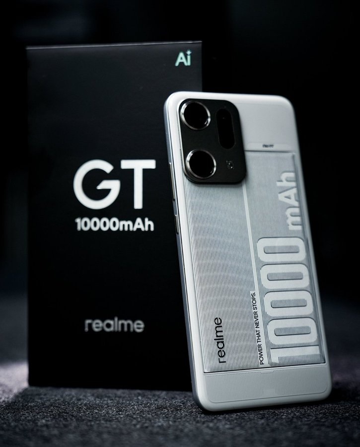 Realme GT 10000mAh concept phone revealed sports a slim design طراحی گوشی مفهومی 10000 میلیآمپرساعتی ریلمی GT فاش شد