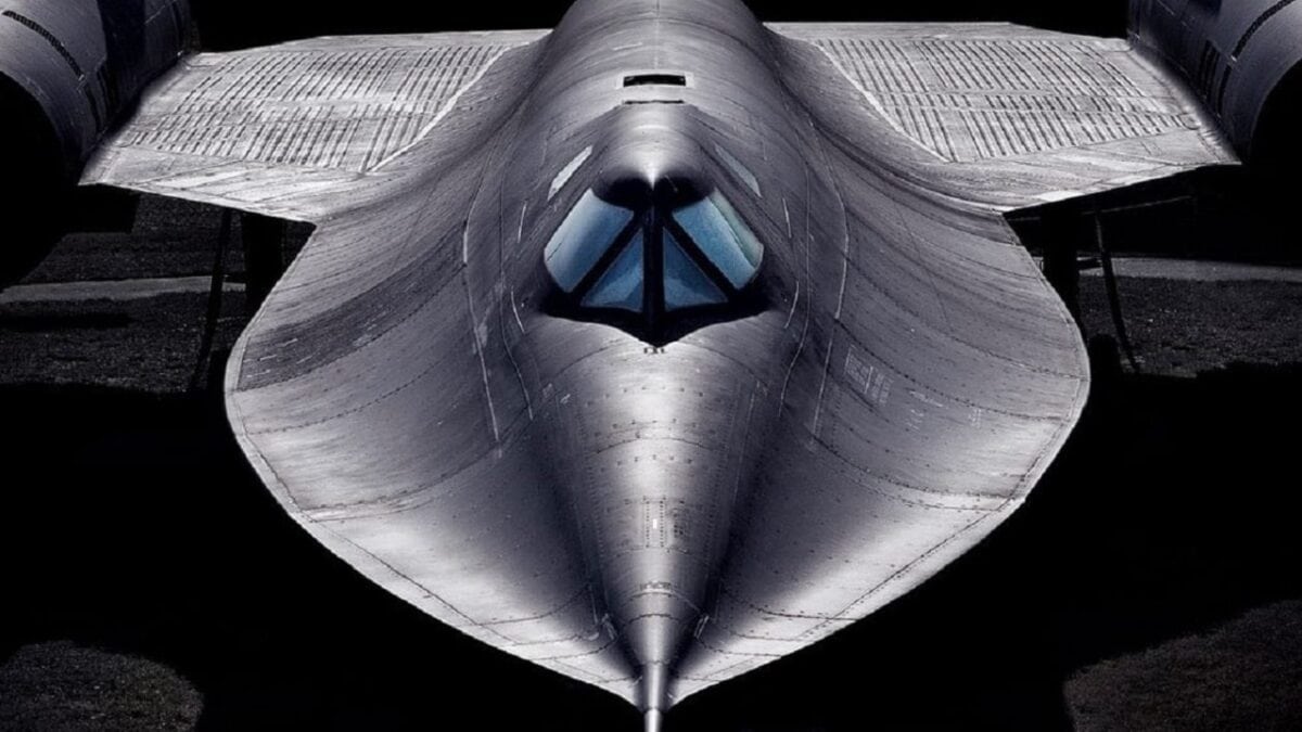 SR-71-5-1200x675 هواپیمای آمریکایی SR-72 دارک استار: پرندهی سرعت که از هر موشکی هم پیشی میگیرد! - دیجینو