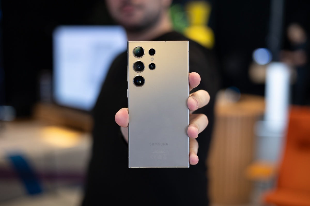 Samsung-Galaxy-S24-Ultra-review سامسونگ تفاوتهای اصلی بین گلکسی اس ۲۶ و گلکسی اس ۲۶ اوالترا را مشخص کرد - دیجینوی