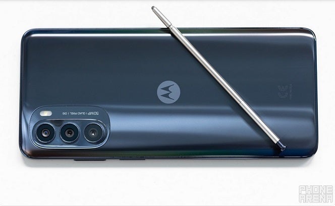 Some Motorola phones are experiencing rapid battery drain and overheating issues1 برخی از گوشیهای موتورولا با تخلیه سریع باتری و مشکل داغ شدن مواجه هستند