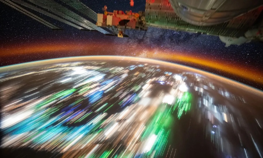 Astronauts sublime Earth photo is surely one of his best yet تصویر شگفتانگیز یک فضانورد از کره زمین