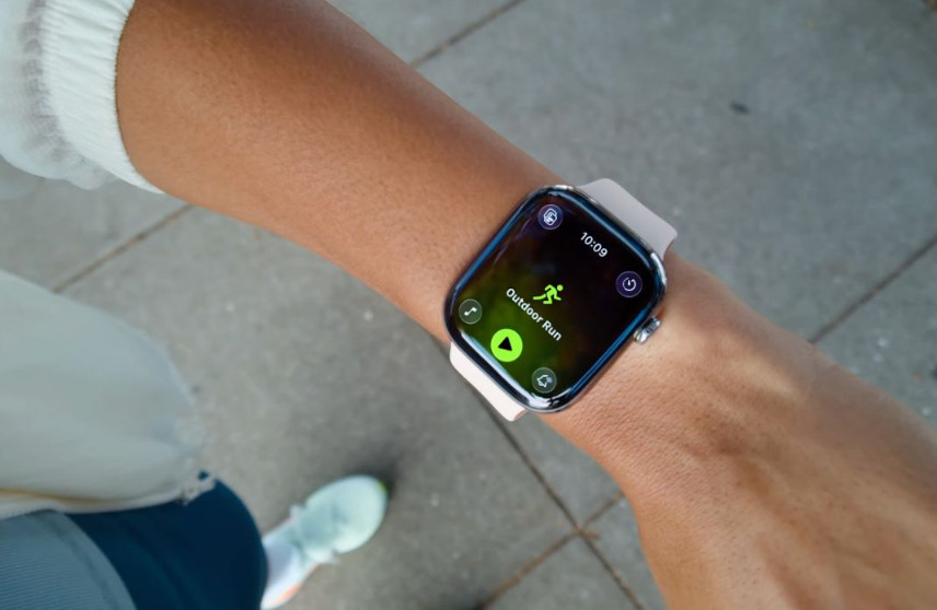 Fitness Buddy on the Apple Watch مروری کلی بر تمام اتفاقات و محصولات عرضه شده در کنفرانس WWDC 2025 اپل - دیجینوی