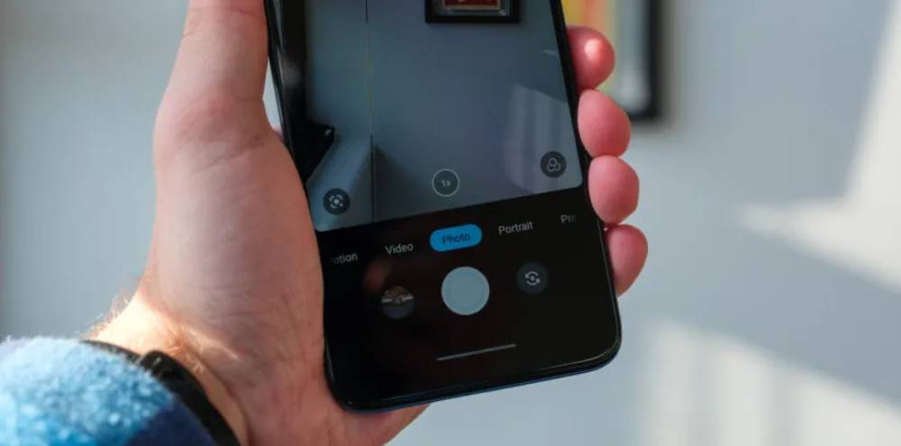 Motorola Moto G Play 2024 camera controls کنترلهای دوربین موتورولا موتو جی پلی ۲۰۲۴. اپلیکیشن دوربین گوشی های اندرویدی