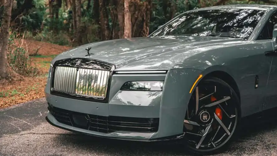 rolls-royce-spectre-black-badge-review رولز-رویس اسپکتر بلک بج