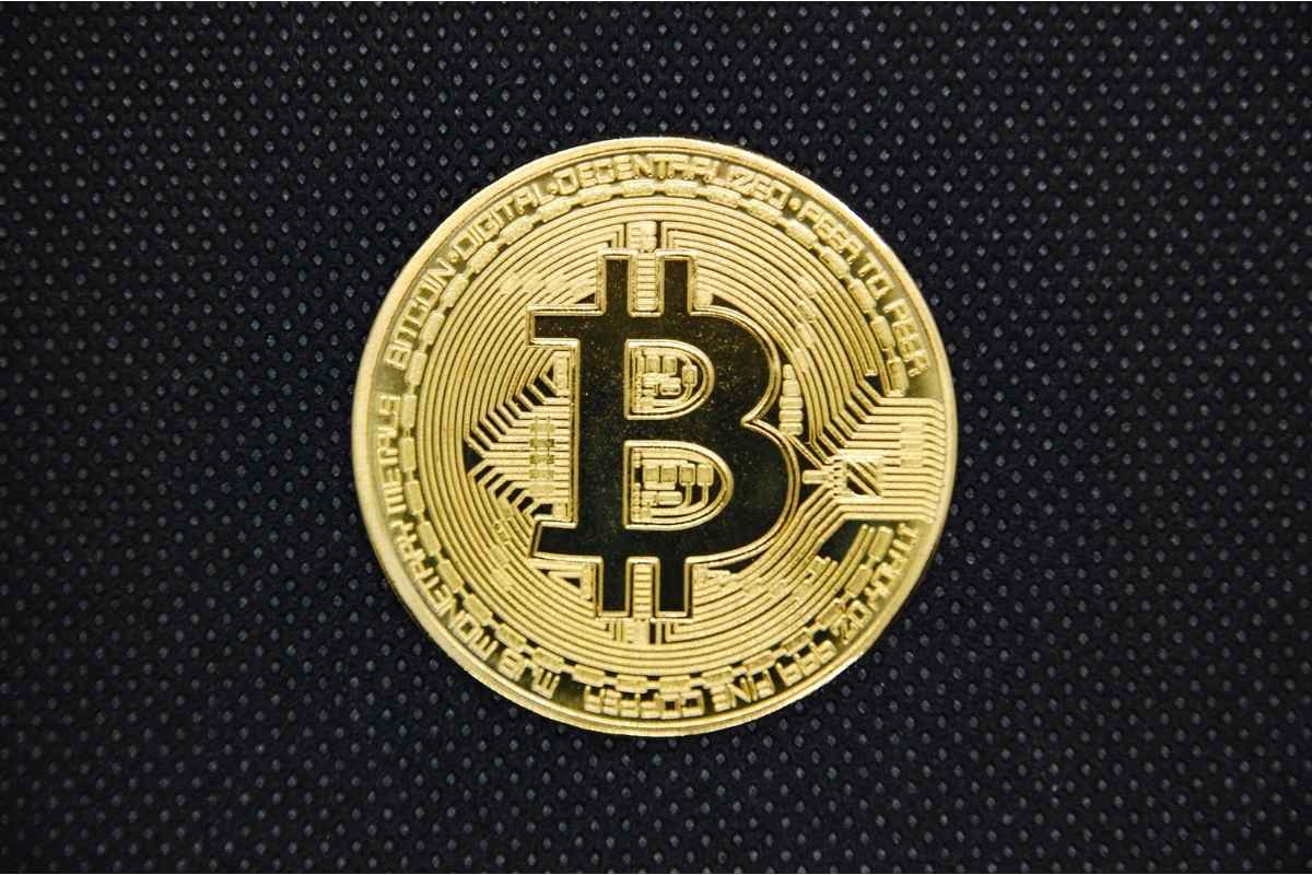 67b2bef7150f86e90321bdf8_Bitcoin بیتکوین