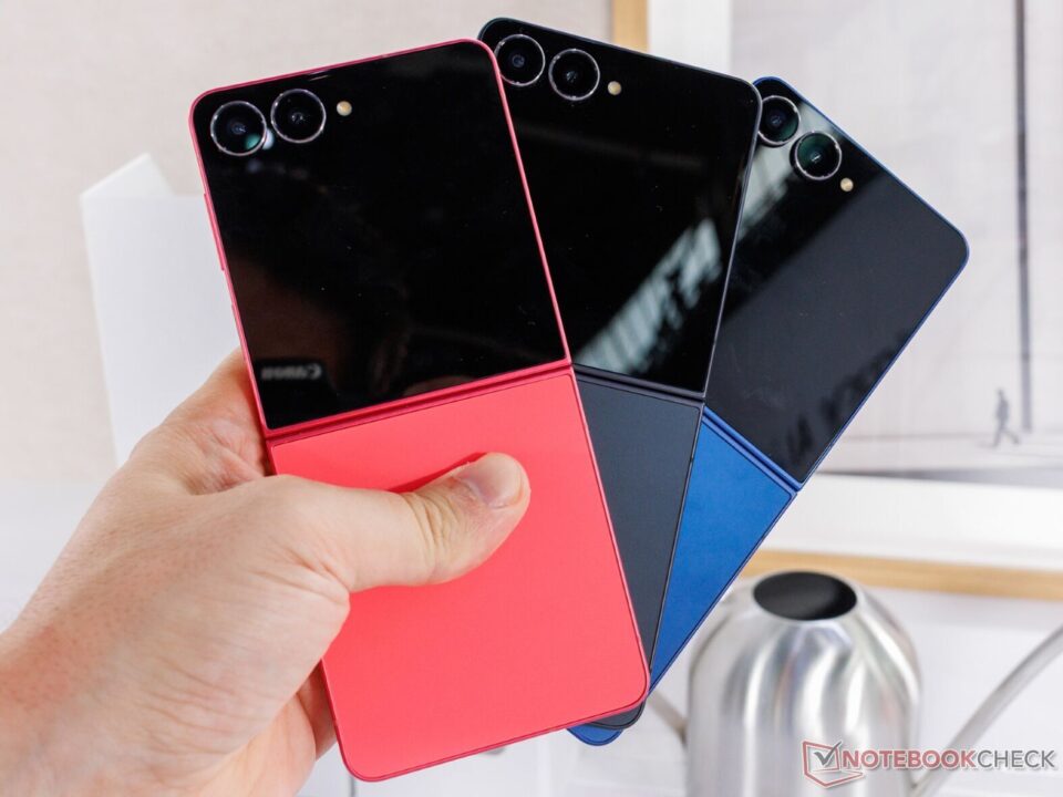 گوشی Galaxy Z Flip 7 با نمایشگر بزرگتر رونمایی شد