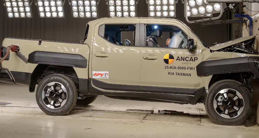 Kia Tasman 2 کیا تسمن در آزمون ایمنی ANCAP موفق عمل کرد، اما نتوانست به امتیازهای BYD Shark 6 و JAC T9 از چین برسد - دیجینوی