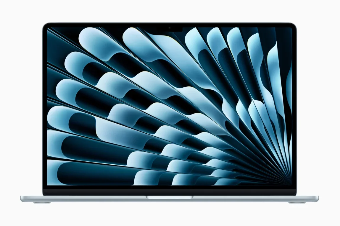 MacBook-Air-M4 گزارشی جدید از تحلیلگر معتبر، مارک گورمن، اطلاعات جالبی درباره نسل آینده مکبوکهای شرکت اپل ارائه داده است. به گفته وی، این شرکت قصد دارد در ادامه سال جاری میلادی، مدلهای تازهای از مکبوک پروهای 14 و 16 اینچی را با نامهای رمز J714 و J716 معرفی کند که مجهز به تراشه M5 خواهند بود.