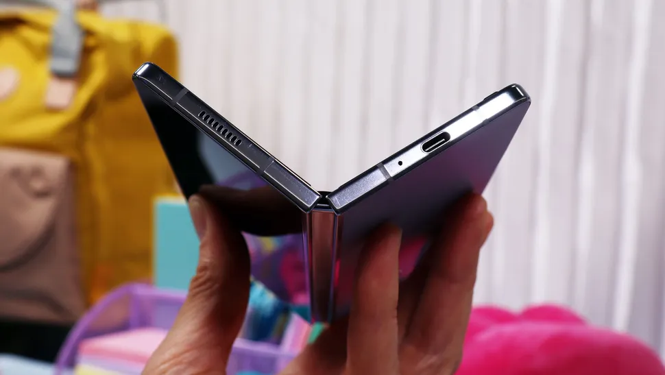 iPhone Fold tipped to land alongside iPhone 18 with a MacBook Pro-sized price tag heres what to expect1 آیفون تاشوی اپل