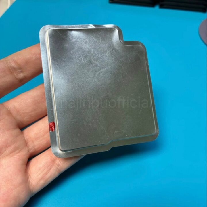 تصاویر جدیدی از باتری iPhone 17 Pro فاش شد