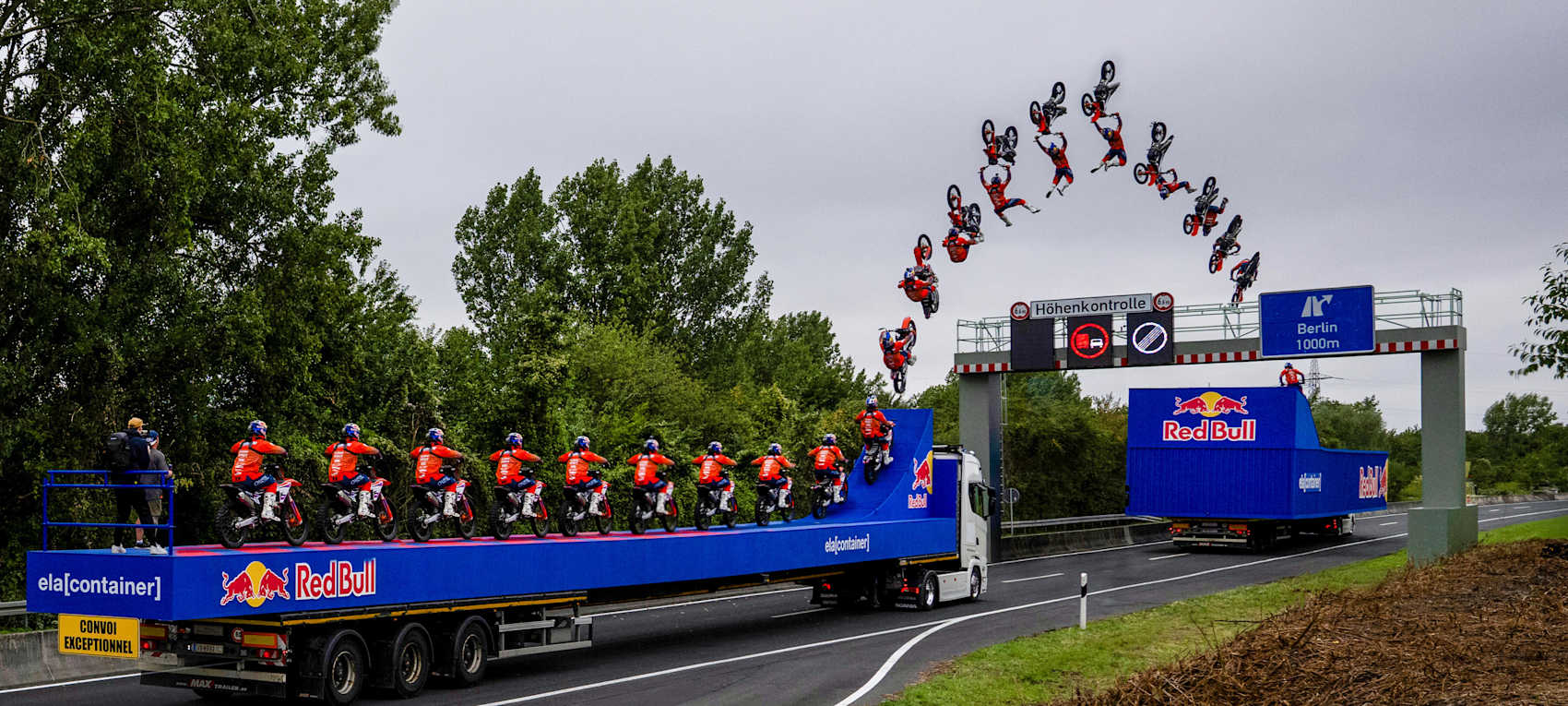 luc-ackermann-red-bull-bridge-traverse-autobahn-backflip بدلکاری دیوانهوار لوک آکرمن را مشاهده کنید! - دیجینوی