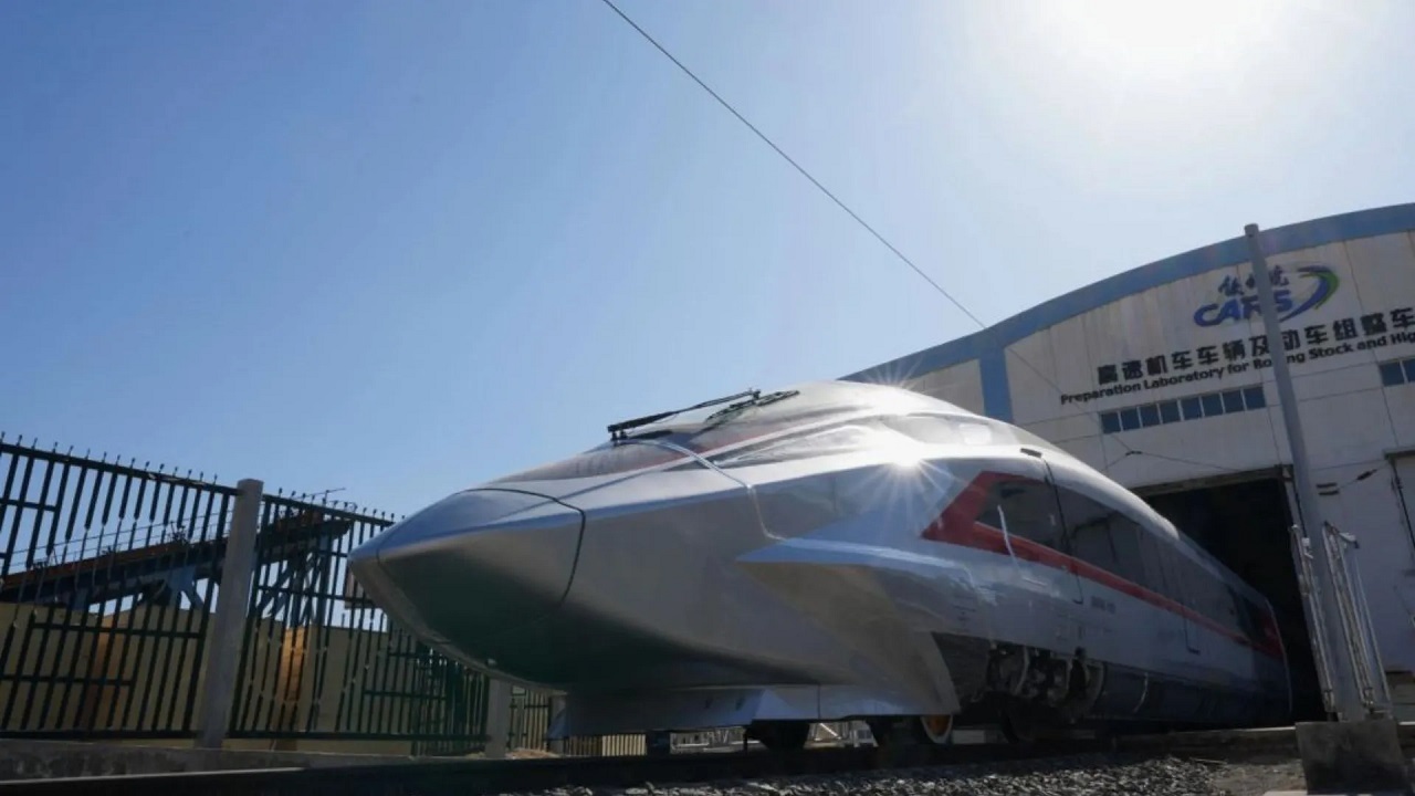 China Worlds fastest train breaks speed record hits 281 mph in pre-service trials-1 سریعترین قطار جهان در چین رکورد سرعت را شکست - دیجینوی