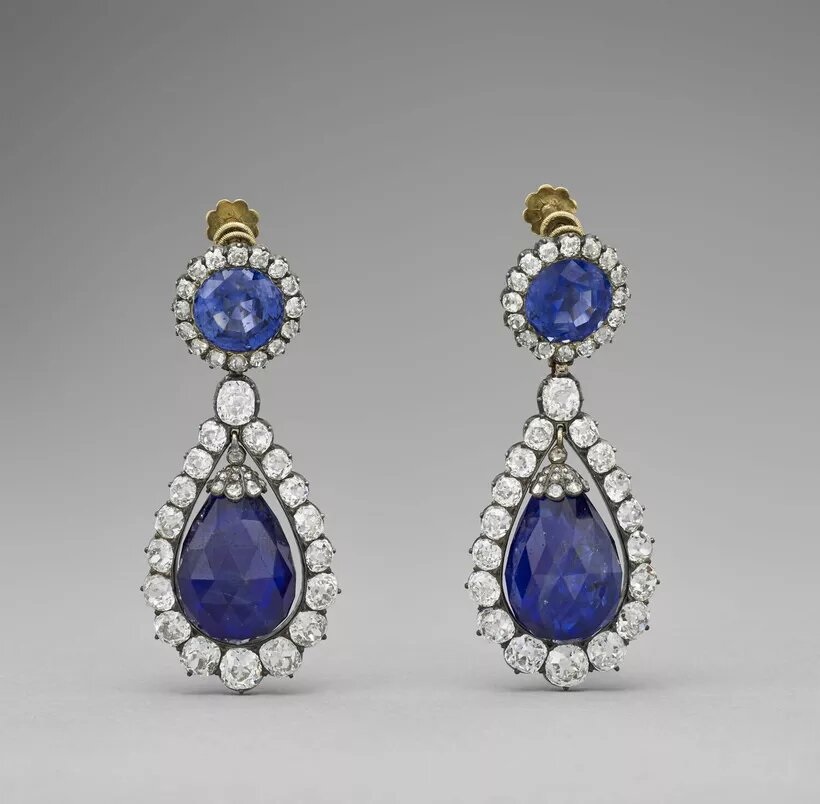 Everything we know about the Louvre jewellery heist-1 همه چیز درباره سرقت بزرگ موزه لوور فرانسه + تصاویر جواهرات - دیجینوی