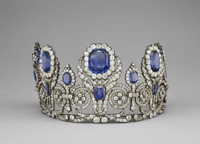 Everything we know about the Louvre jewellery heist1 همه چیز درباره سرقت بزرگ موزه لوور فرانسه + تصاویر جواهرات - دیجینوی