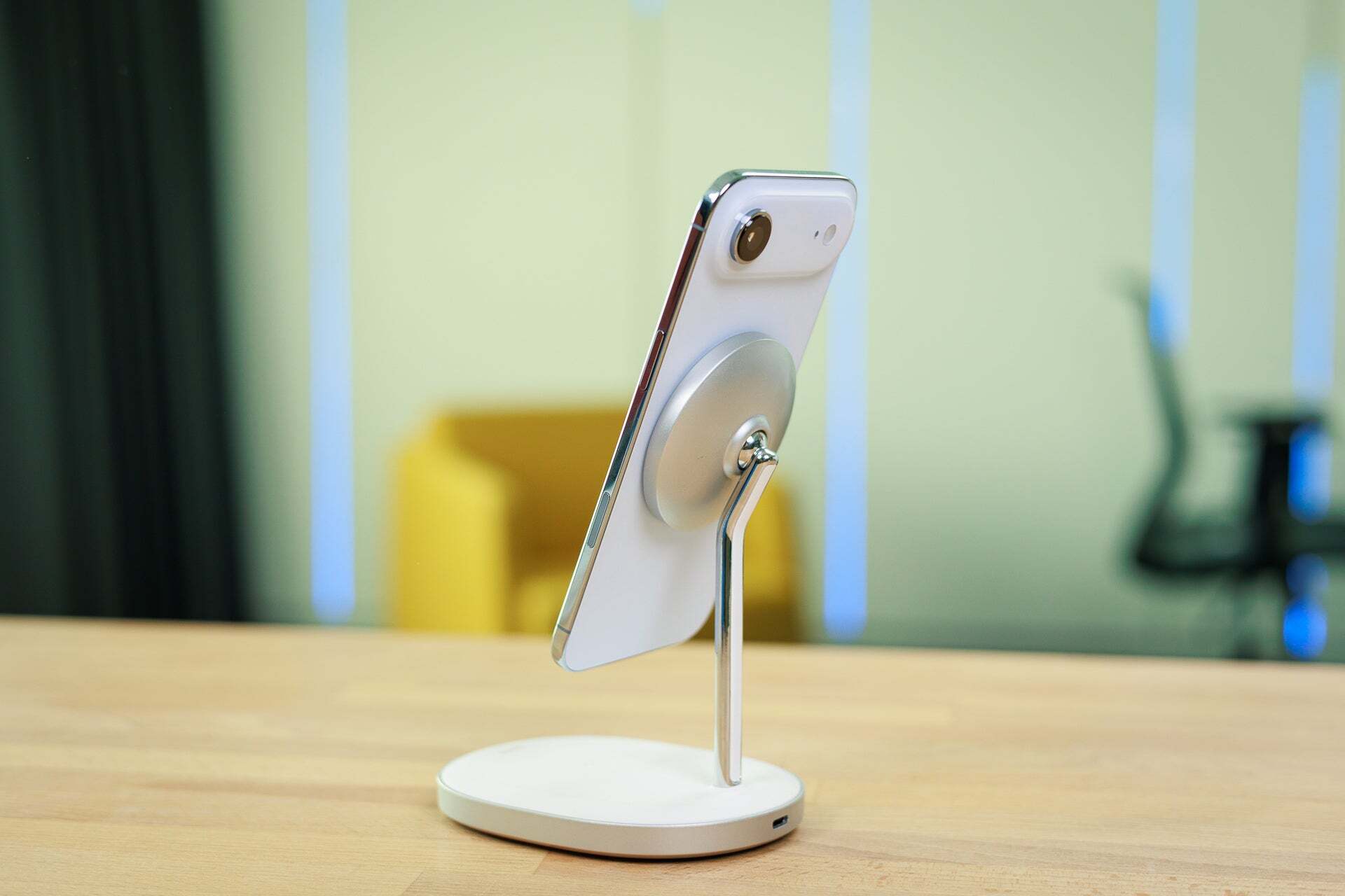 1000011182 آلومینیوم نرم به کار رفته در آیفون ۱۷ پرو مشکل جدی دوام دارد - دیجینوی