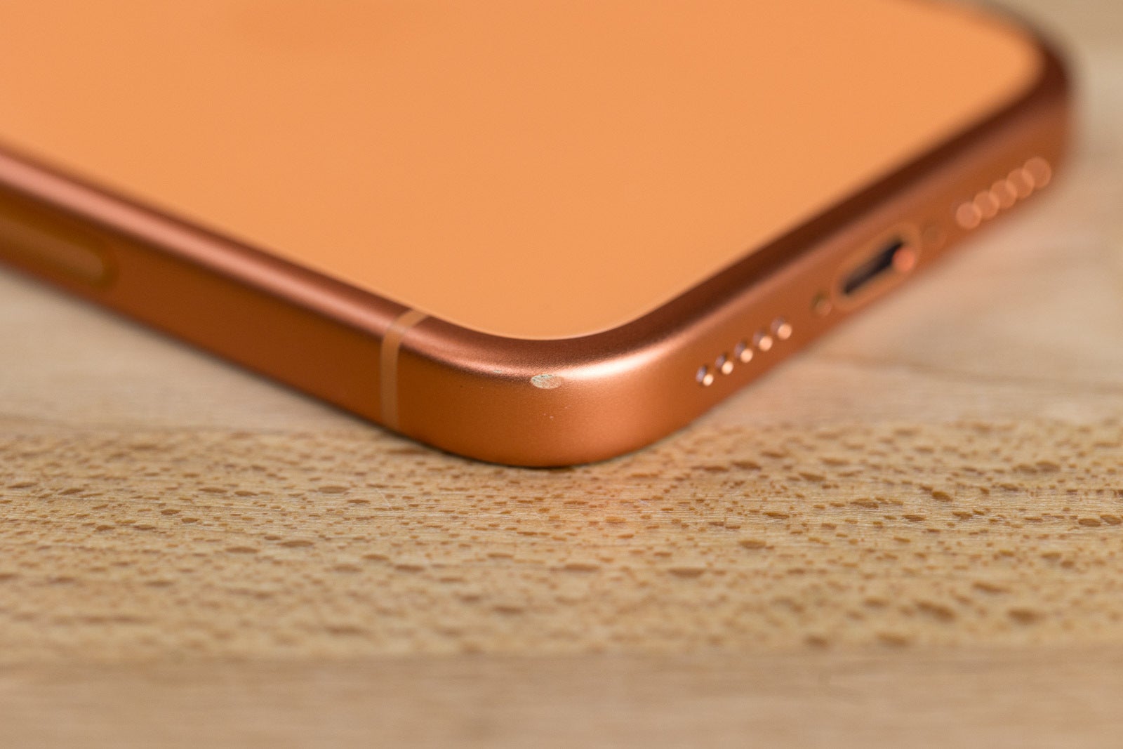 1000011185 آلومینیوم نرم به کار رفته در آیفون ۱۷ پرو مشکل جدی دوام دارد - دیجینوی