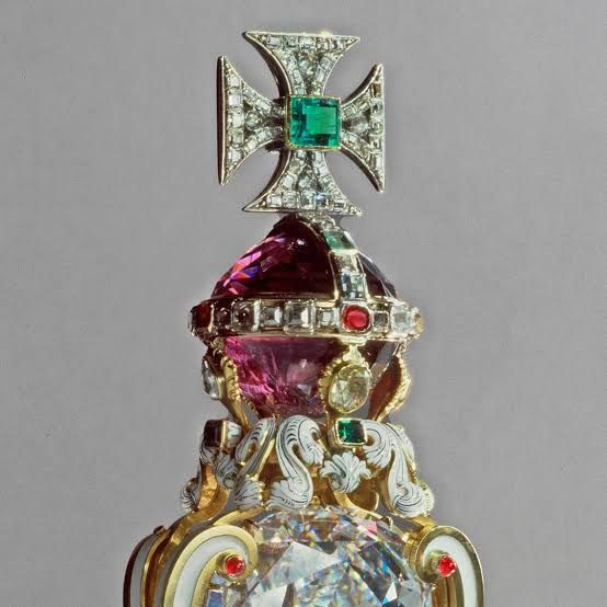 ۱۰ تاج و جواهر سلطنتی گران قیمت جهان - دیجینوی