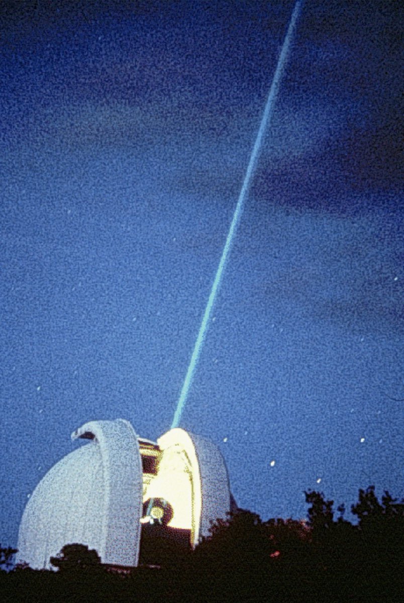 E1DnUyoXoAUf7vX ماه آرام و بیصدا درحال دور شدن از زمین است - دیجینوی