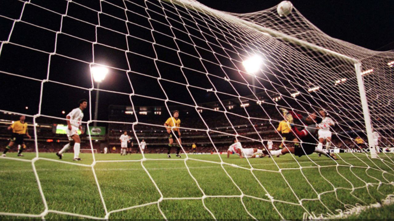 سالگرد پیروزی ایران برابر استرالیا و صعود به جام‌جهانی ۱۹۹۸: روزی که همه ایرانیان شاد بودند + تصاویر خاطره‌انگیز - دیجینوی