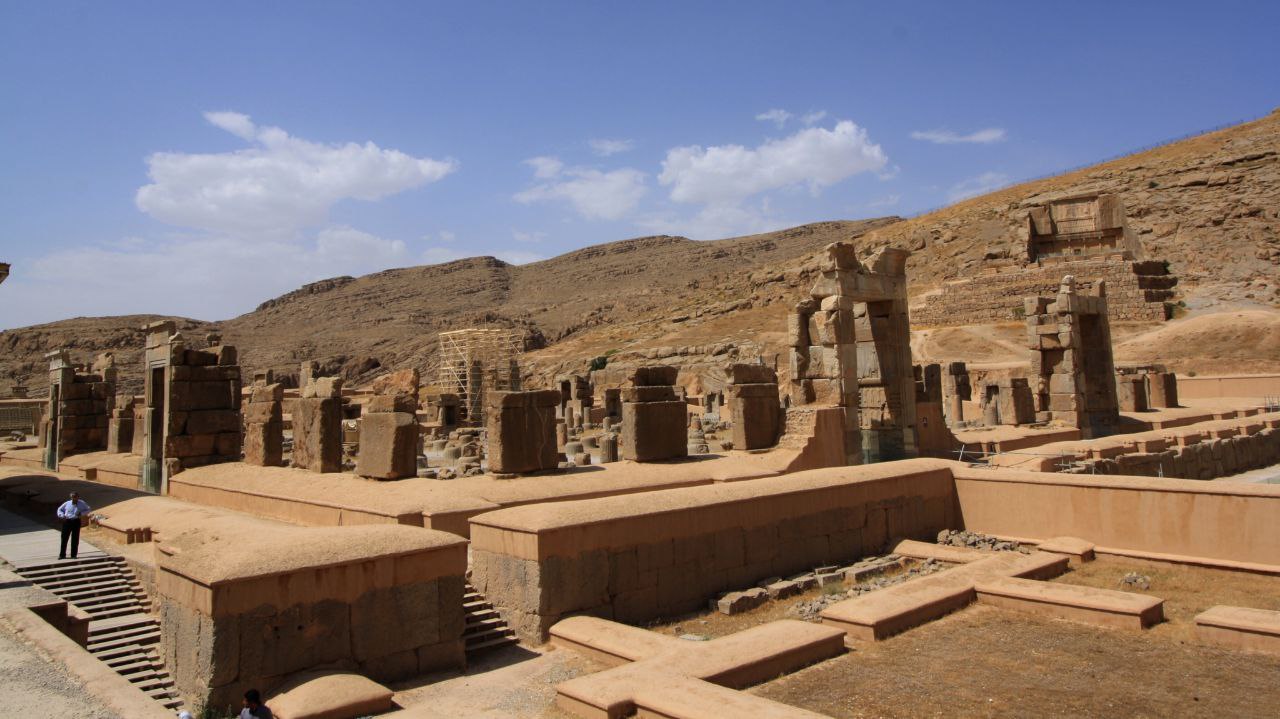 2 ۱۰ حقیقت باورنکردنی و جذاب از ایران باستان - دیجینوی