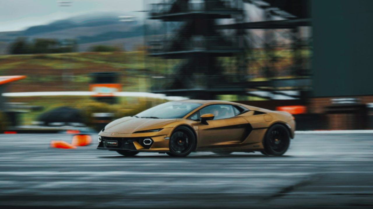 لامبورگینی تمراریو؛ هیولای هیبریدی با دریفت سه‌مرحله‌ای + تصاویر - دیجینوی