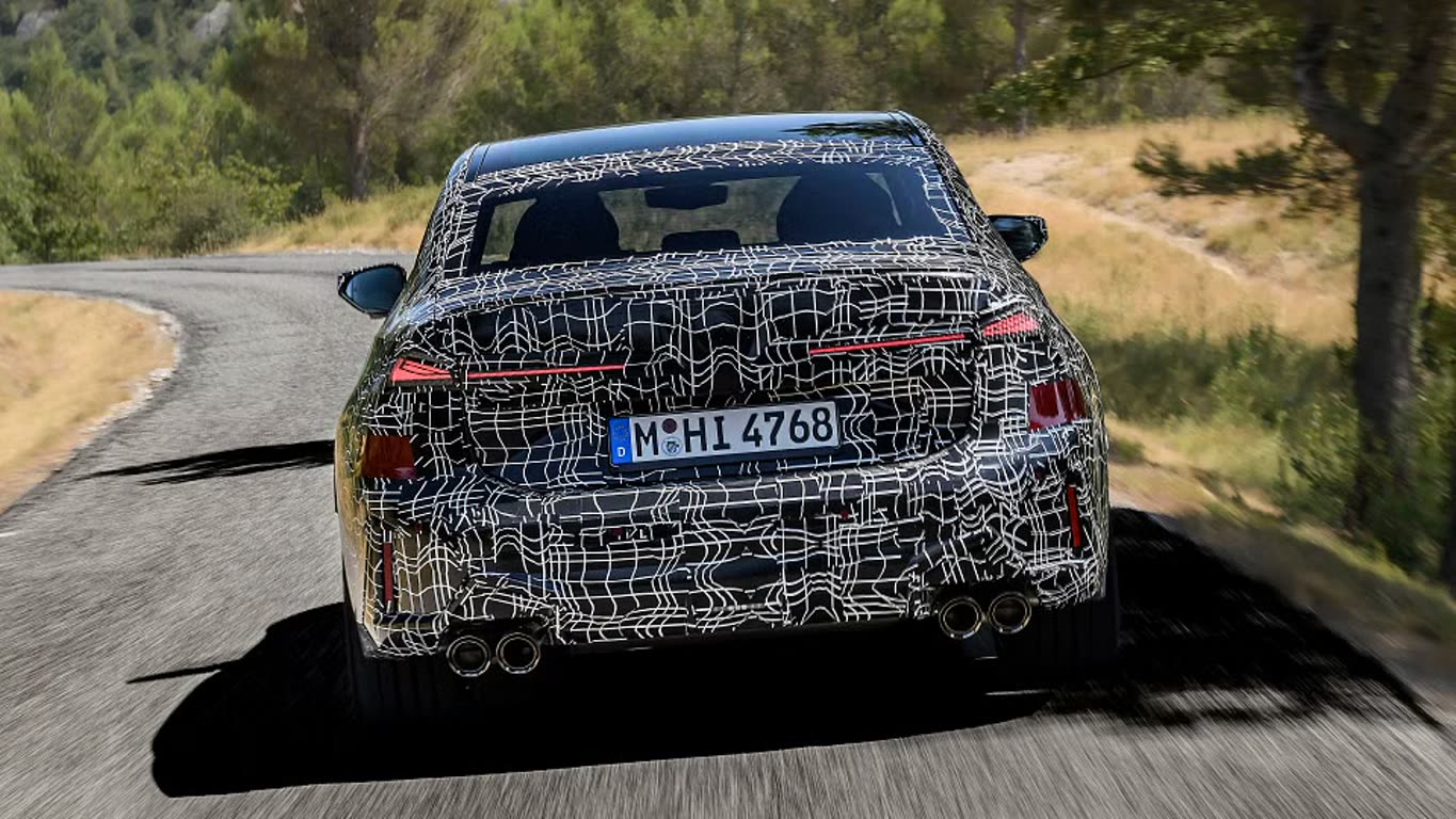 تصاویر خودروی BMW 3 Series 2027 پیش از رونمایی لو رفت | موبوگیم