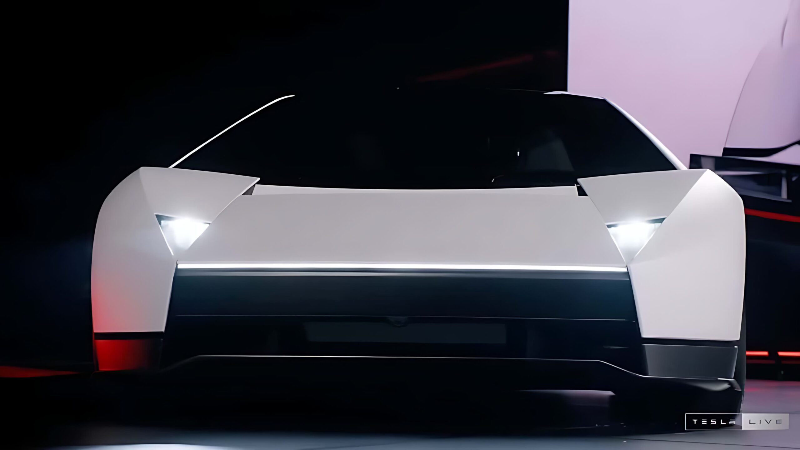 ماشین تسلا Roadster 2 با قابلیتهای عجیبش همه را غافلگیر کرد؛ از پرواز تا رانندگی وارونه | دیجینوی